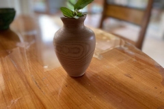 Kleine Vase aus Buche